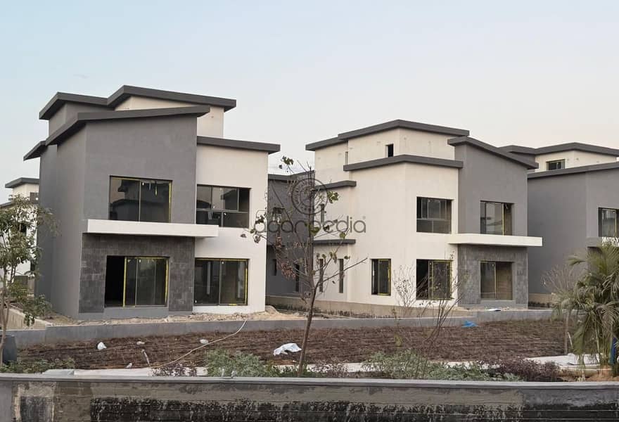 4 8f85bde6-76e0-4c4e-8f48-a8523f5aae92. jpeg