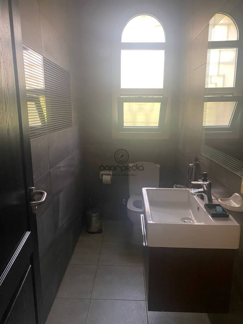 10 WhatsApp Image 2025-10-06 at 10.28. 39 PM (1). jpeg