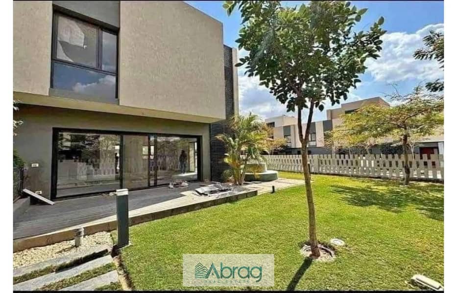 12 7610863-206c9o. jpg