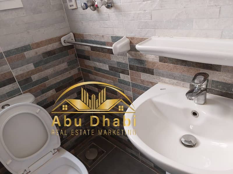 8 79b10ad8-d684-4e89-905a-ab116dc0edb6. jpg