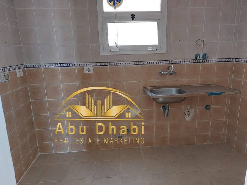 12 490c759c-1e25-4dd0-a30a-cf0bd2e603bb. jpg