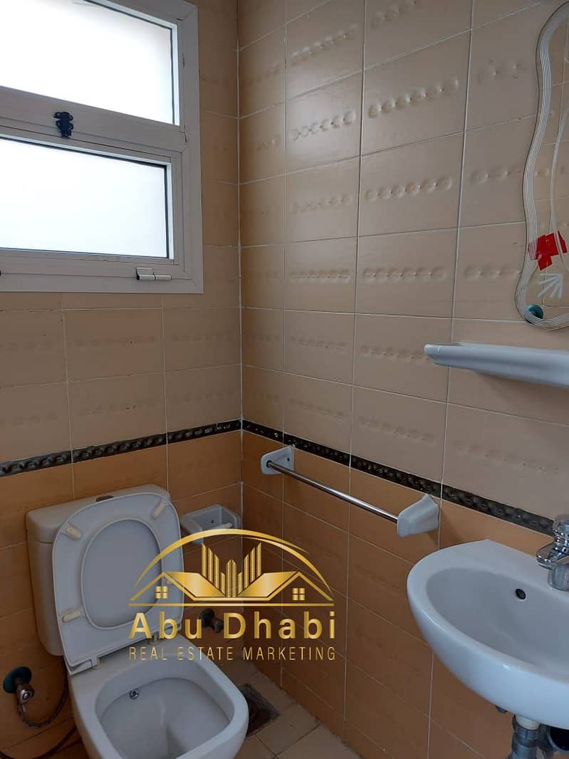 18 039b5076-f5af-4289-a2ac-20014daed8a9. jpg