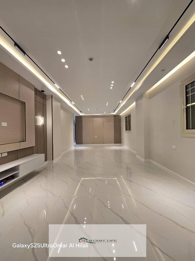 25 WhatsApp Image 2025-11-06 at 11.09. 31_aa07a50a. jpg