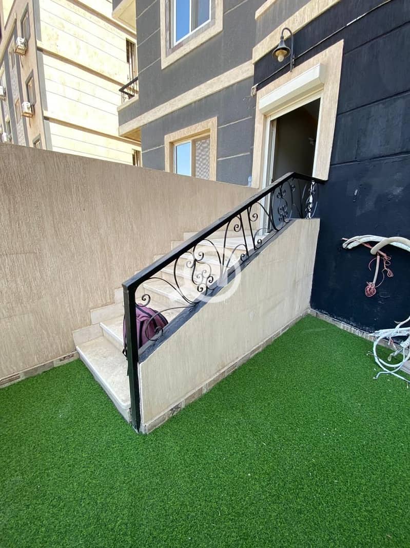 3 1f8a8335-1b01-4aa5-916a-a96650902a1b. jpg