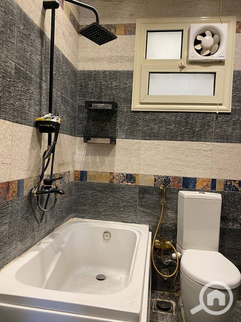 9 2462b70f-2b0a-4e5a-972d-e9e31e3a189e. jpg