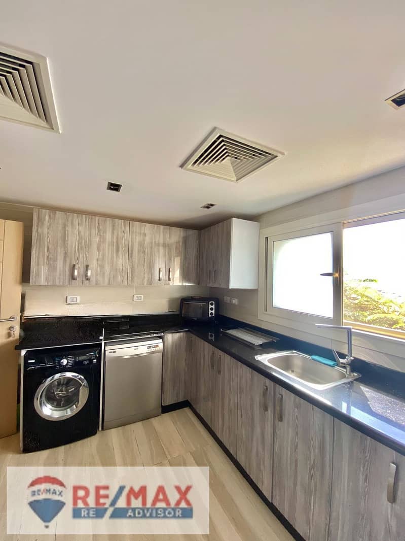 4 photo_5989998598206638501_w. jpg