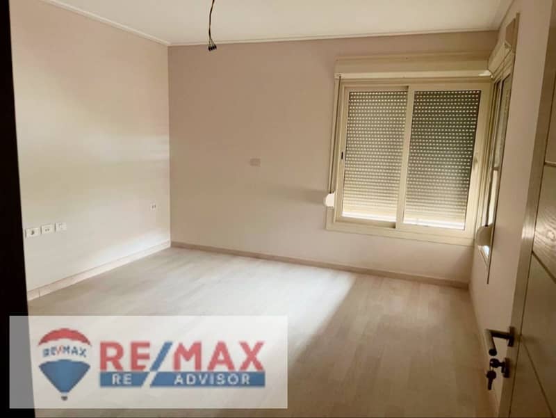 2 photo_6007906292548619191_y. jpg