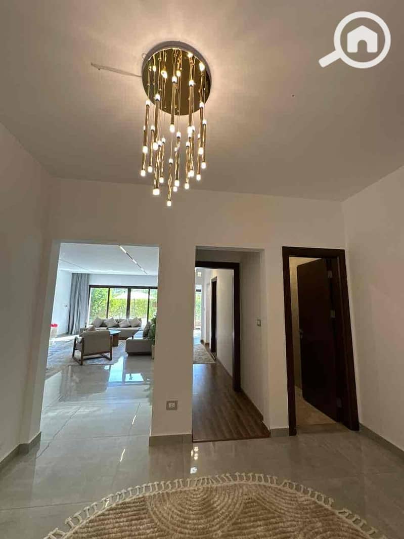 8 305433ff-dfb4-4eae-8bdd-221e65e0222a. jpg