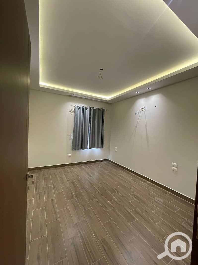 8 WhatsApp Image 2025-10-27 at 1.42. 11 PM (2). jpeg