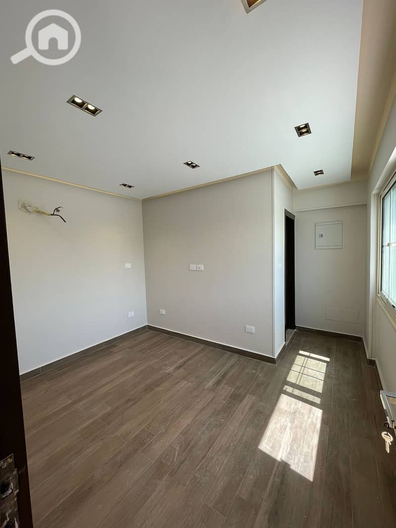 11 WhatsApp Image 2025-10-27 at 1.42. 12 PM (1). jpeg