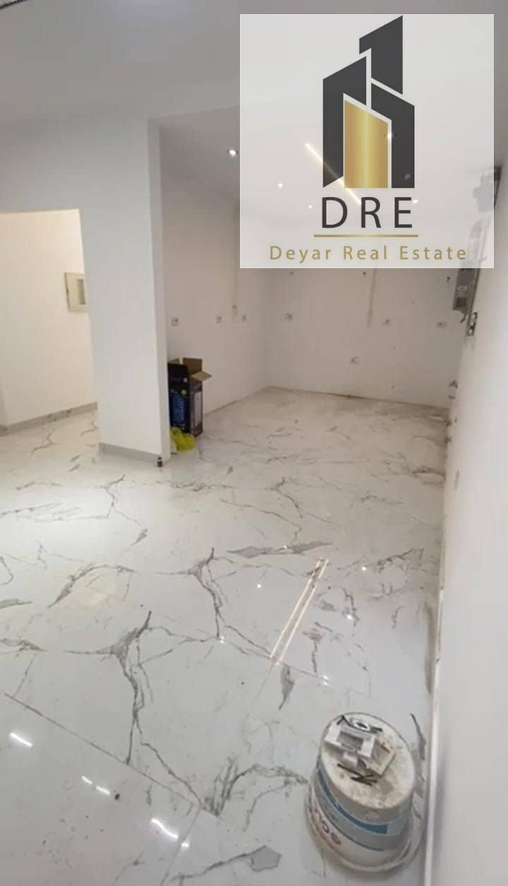 4 4b775ec2-b411-40b7-8fa0-1c47f56ea0fa. jpg