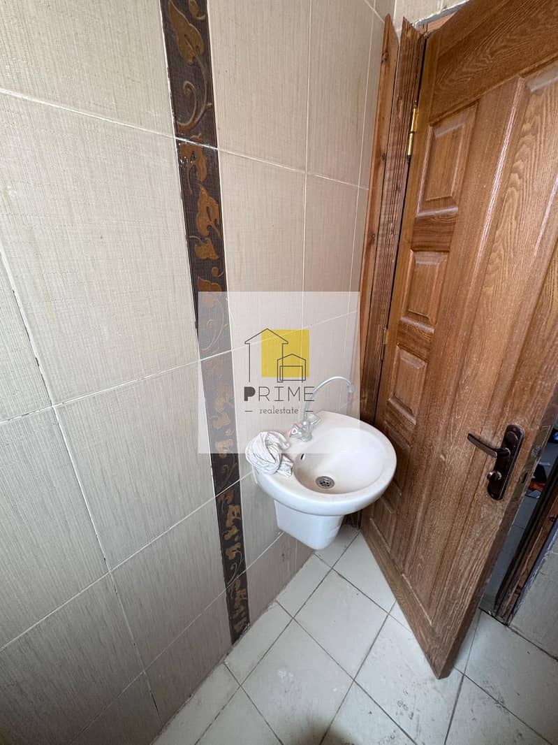 7 WhatsApp Image 2025-11-06 at 00.28. 46_9ac0e8d1. jpg