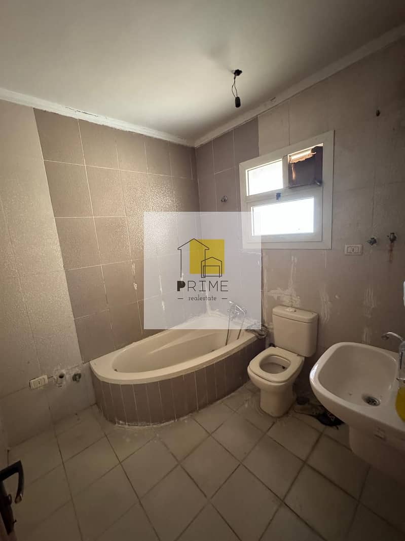 4 WhatsApp Image 2025-11-06 at 00.28. 48_b628fde2. jpg