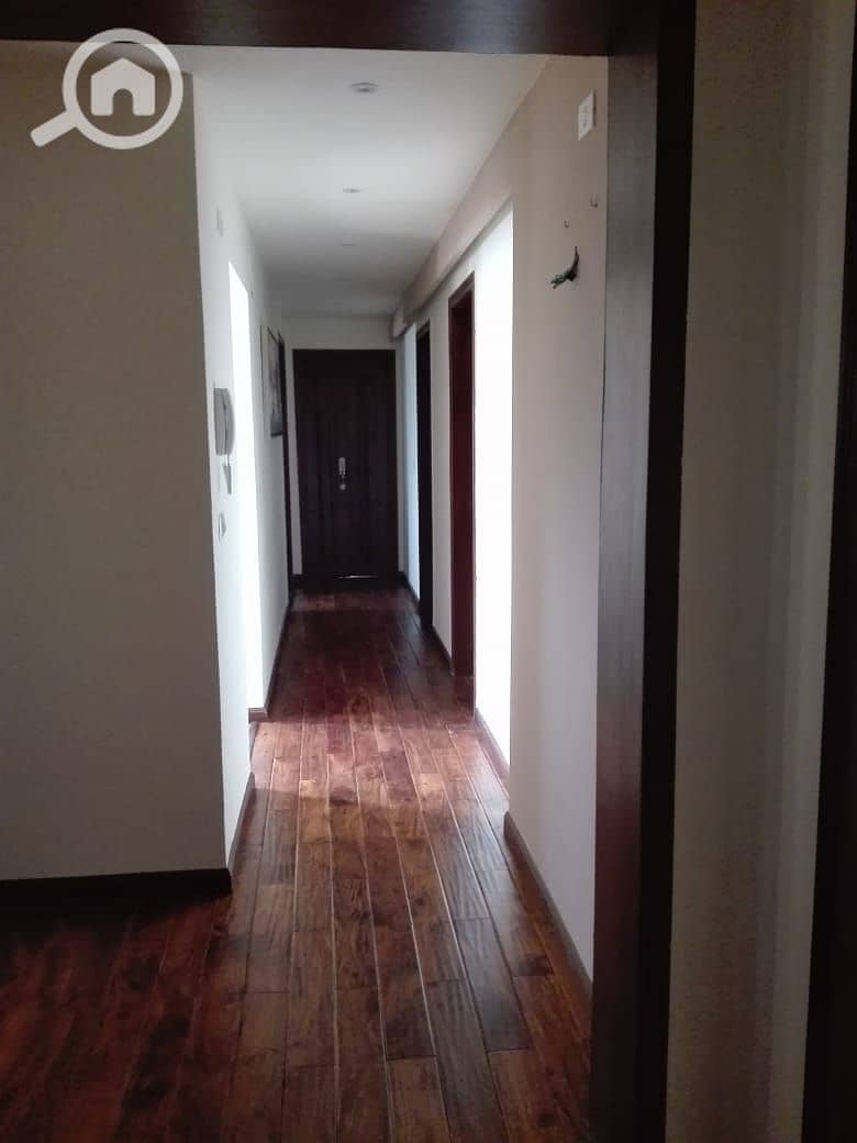 5 e92b5a58-eb0d-416e-a39d-b96a0aee57e3. jpg