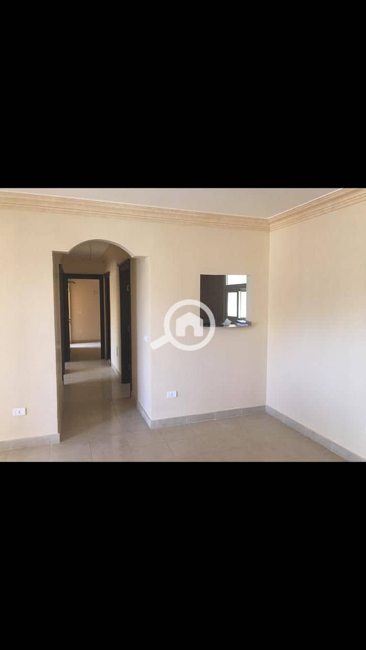 8 cf99b0c0-e4d2-4d6f-8e1b-1d4f9a4e569a. jpg