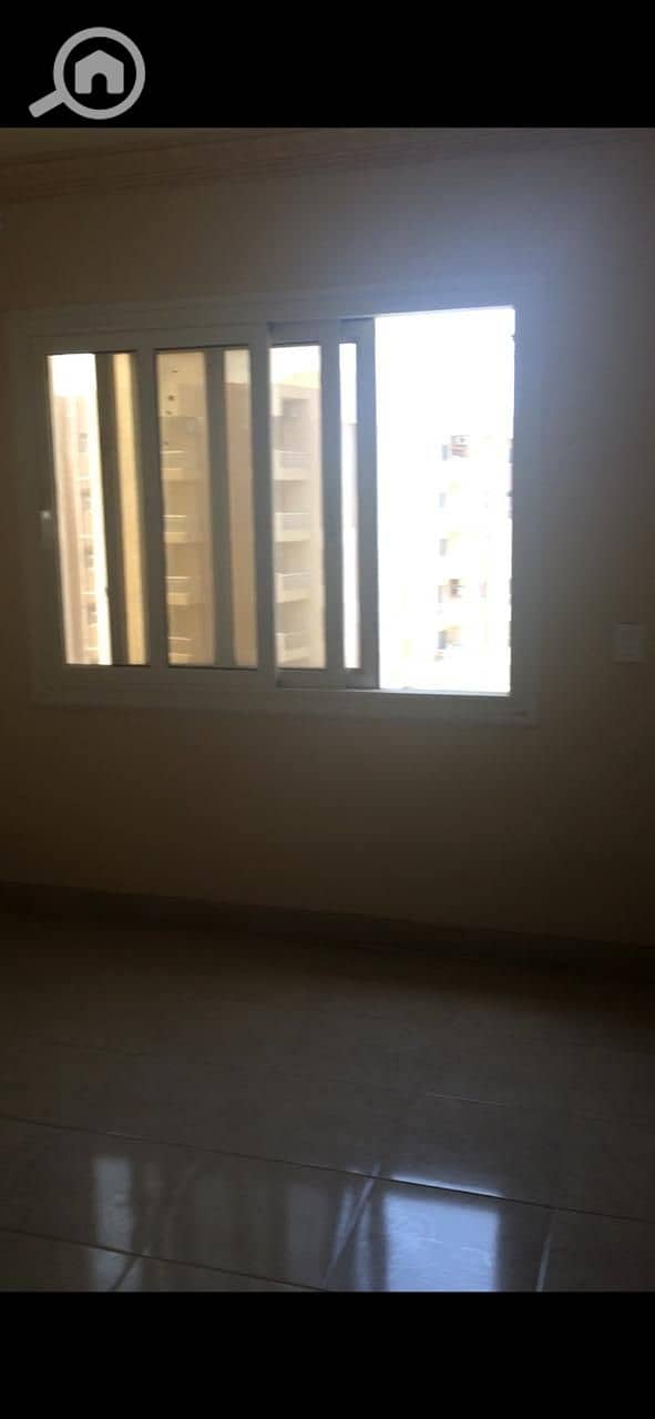 10 4f653c26-3445-45b9-9b77-dbe6f3197b95. jpg