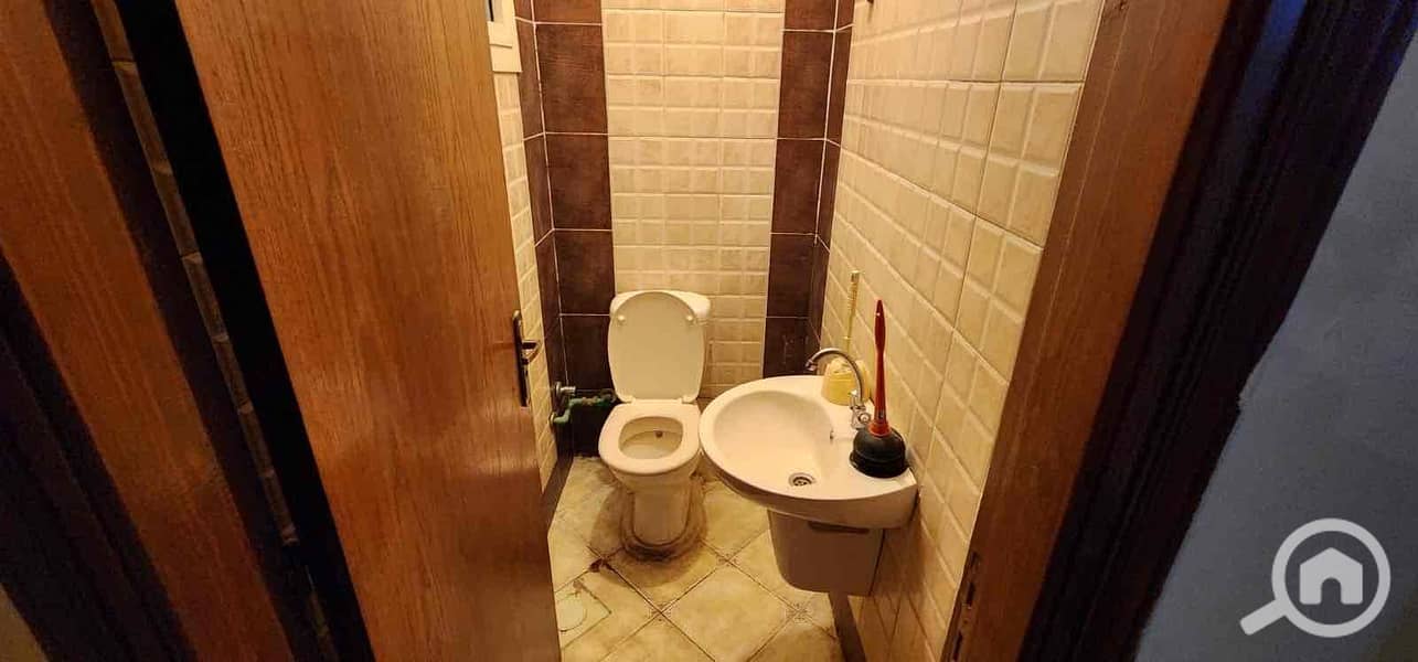 8 0476205e-88b2-459f-9f29-8d4bc6f5f674. jpg