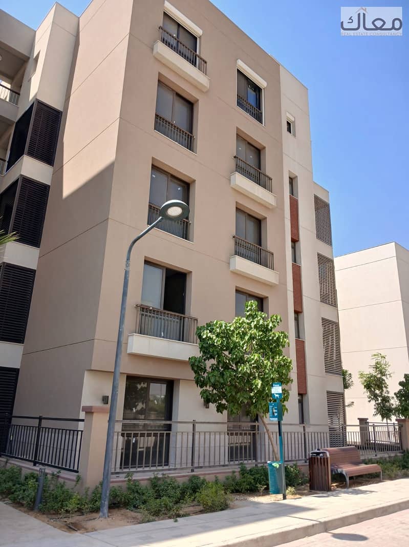 2 8ffefa14-d794-4f9d-ab0b-3b35d9510049. jpg