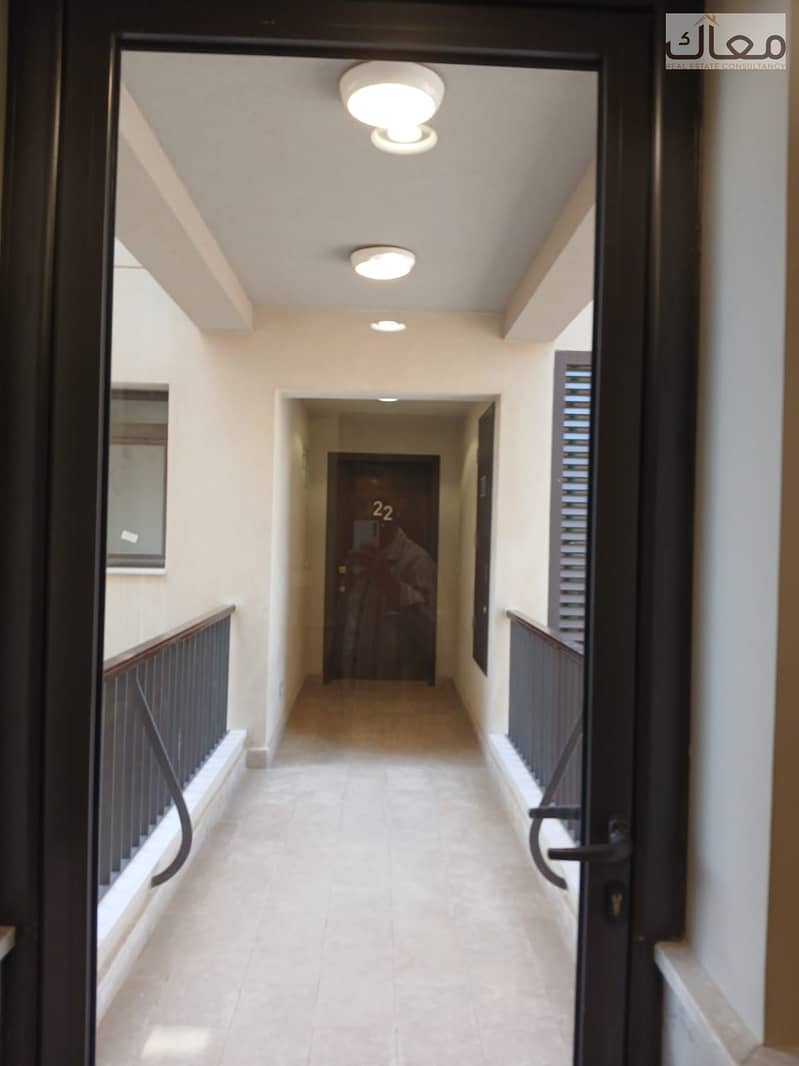 8 08138d2c-d18b-40f9-8c50-b600ee332b32. jpg