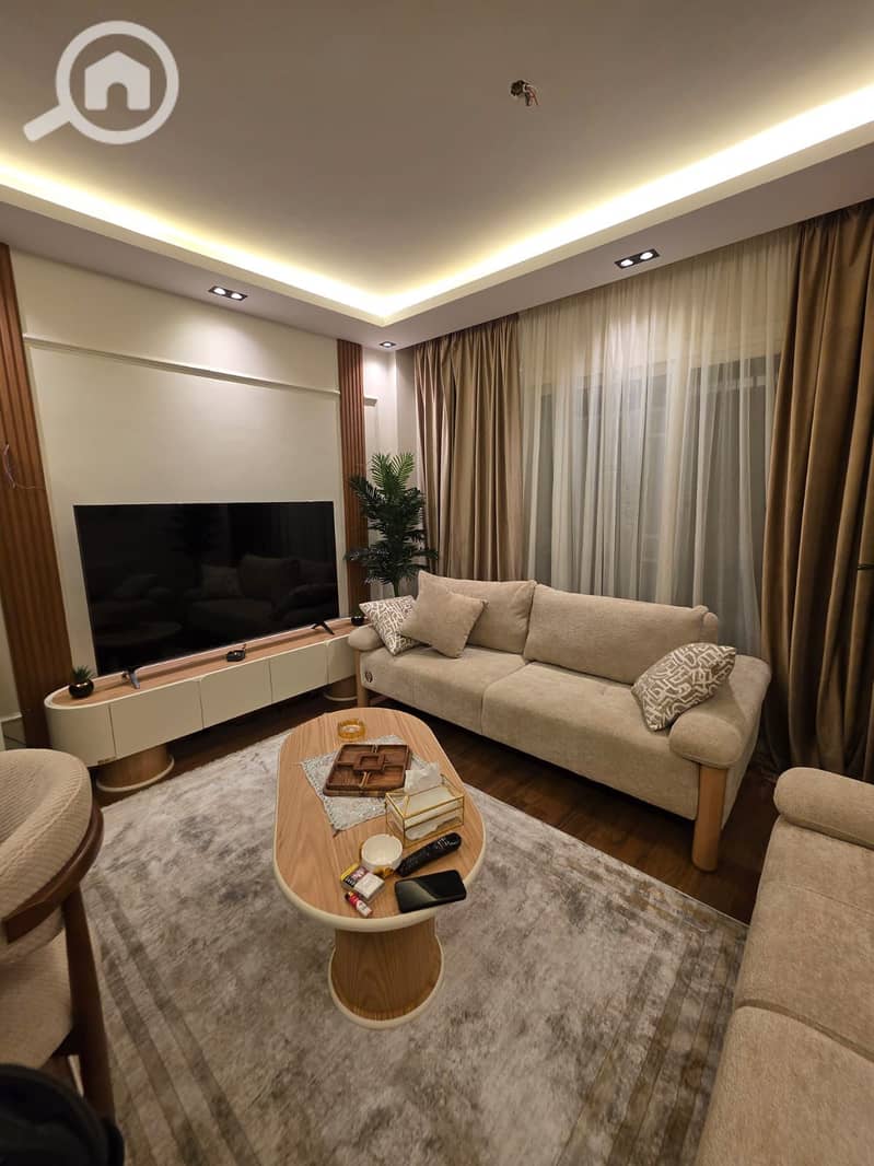 3 70884cc8-8e20-48e2-944c-3dca52803ae8. jpeg