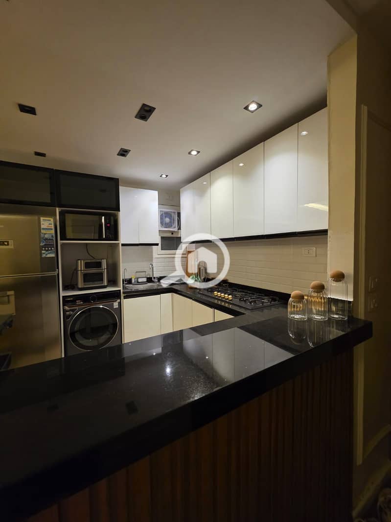 11 56f95b28-b3cb-42b5-99a7-82272431b34b. jpeg