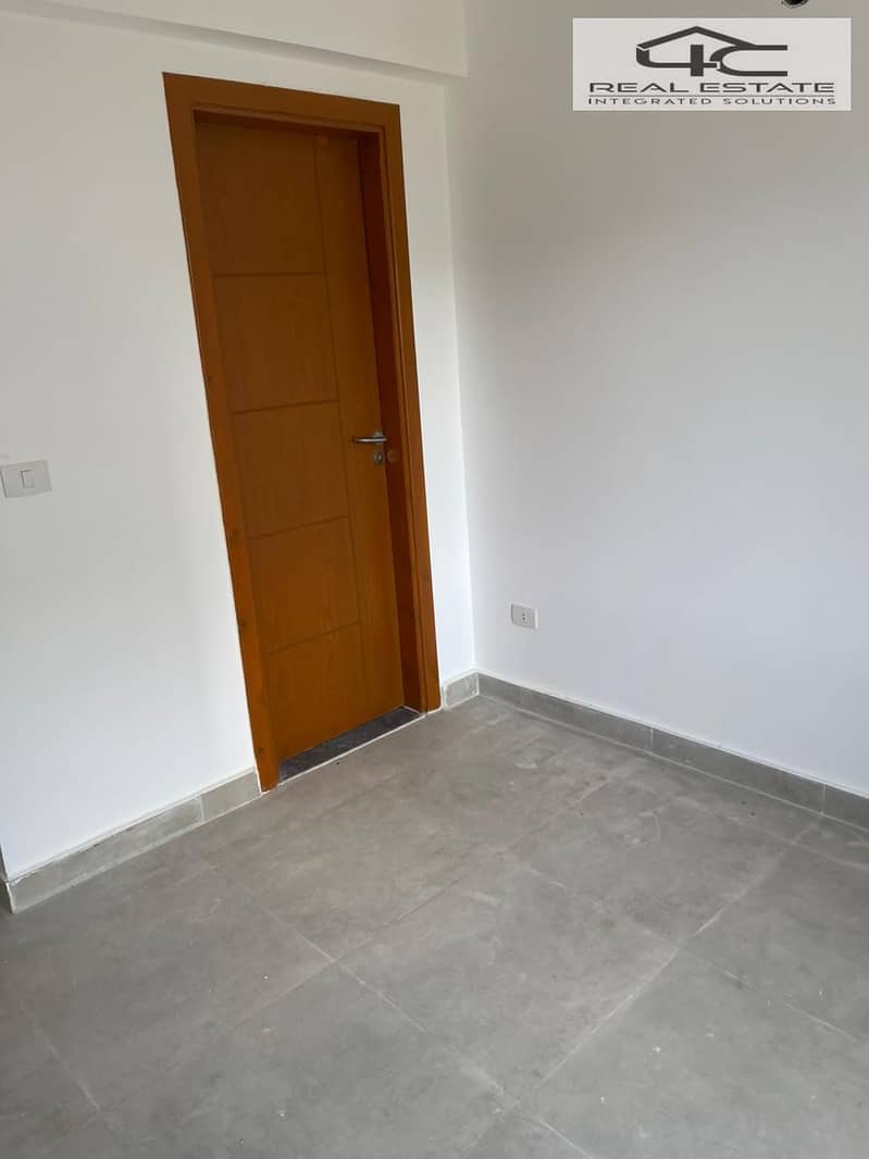 4 WhatsApp Image 2025-11-05 at 5.41. 28 PM (2). jpeg