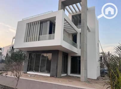 فیلا 5 غرف نوم للبيع في 6 أكتوبر، الجيزة - IMG-20250721-WA0816. jpg