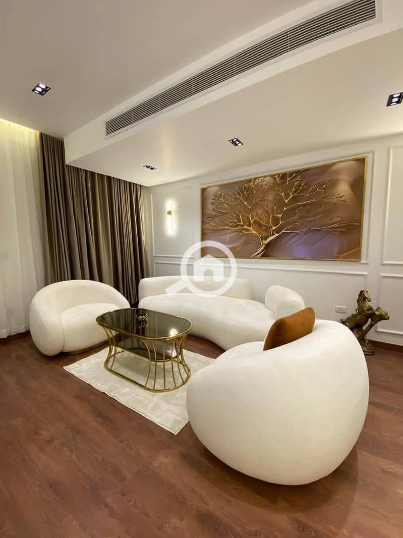 3 180e2321-fc01-423d-8c95-80bd50df4880. jpeg