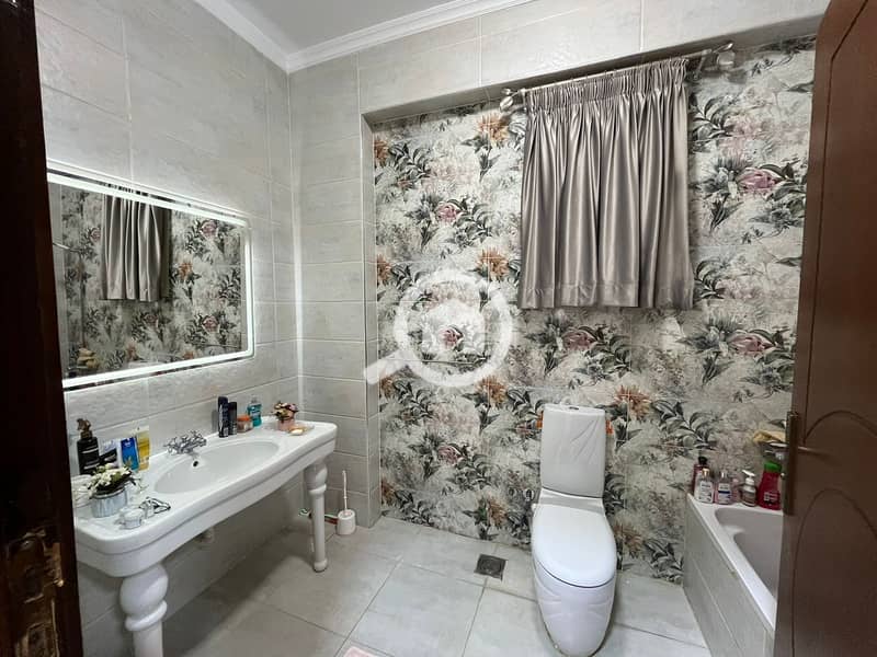 4 WhatsApp Image 2025-11-06 at 3.09. 01 PM. jpeg