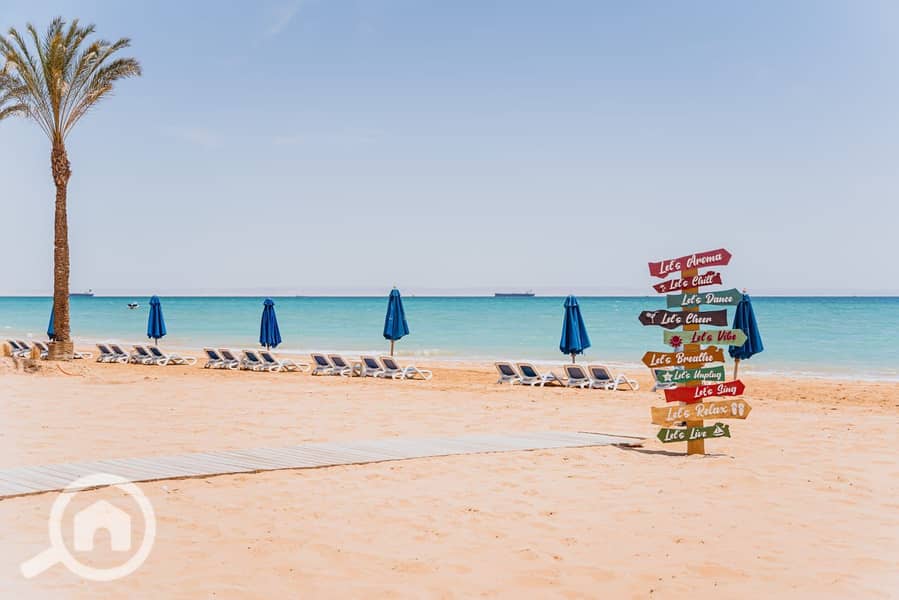 4 7c6ccb2f-5bea-47e0-9b3b-98bf3230d8d7. jpg