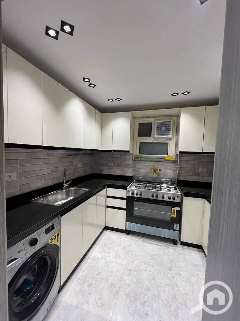 8 1481214b-ec9c-489b-b700-9c7b99ce67b9. jpeg