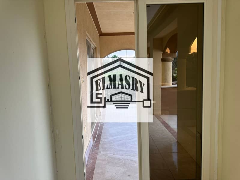 10 920eccdb-d050-4df0-bdf4-0011d4267611. jpg