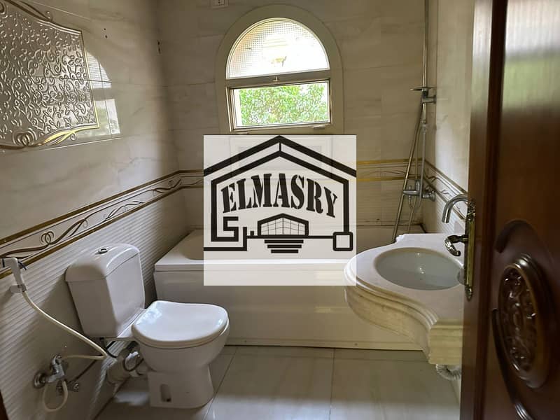 12 0a244c3e-37d4-4600-aa15-0225f28d5c5b. jpg