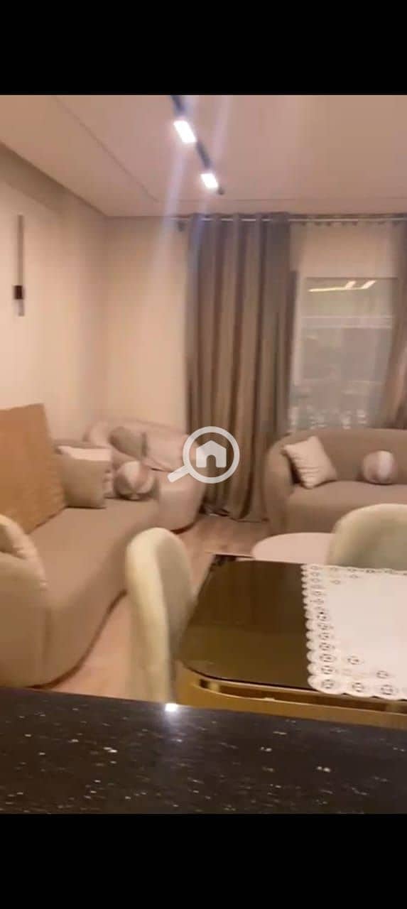 11 ed43997f-8ed7-40b7-a3b0-40990f58b0a0. jpg