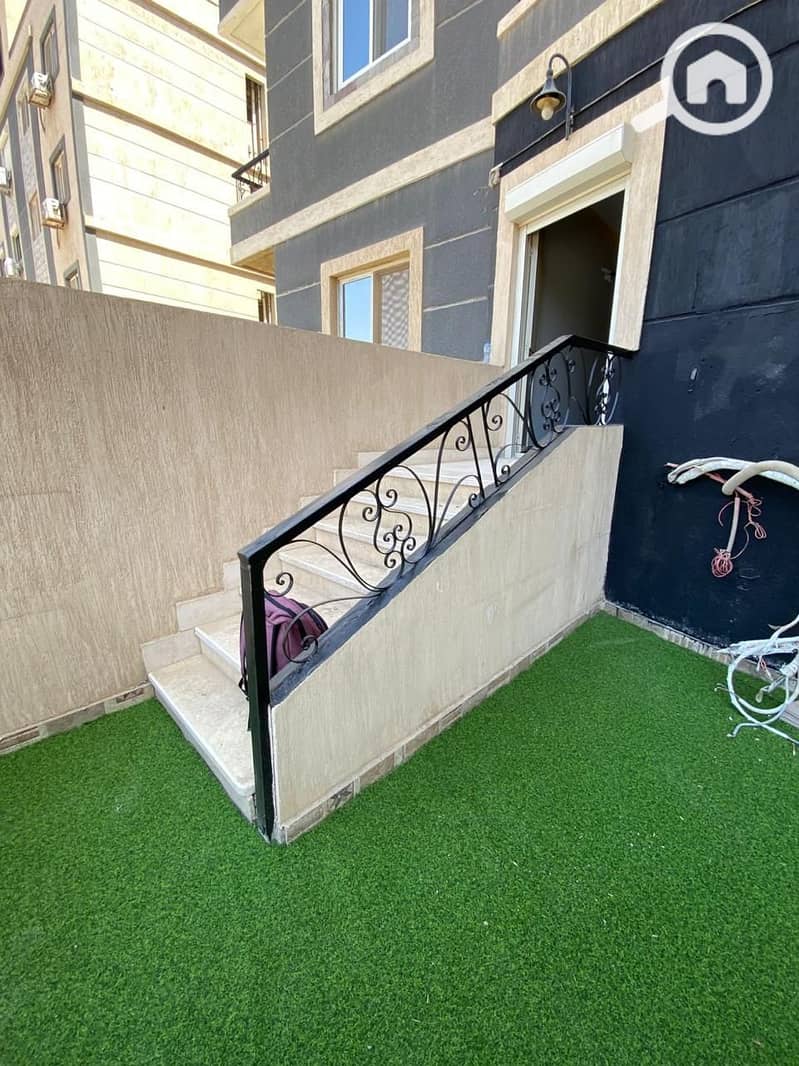 2 1f8a8335-1b01-4aa5-916a-a96650902a1b. jpg