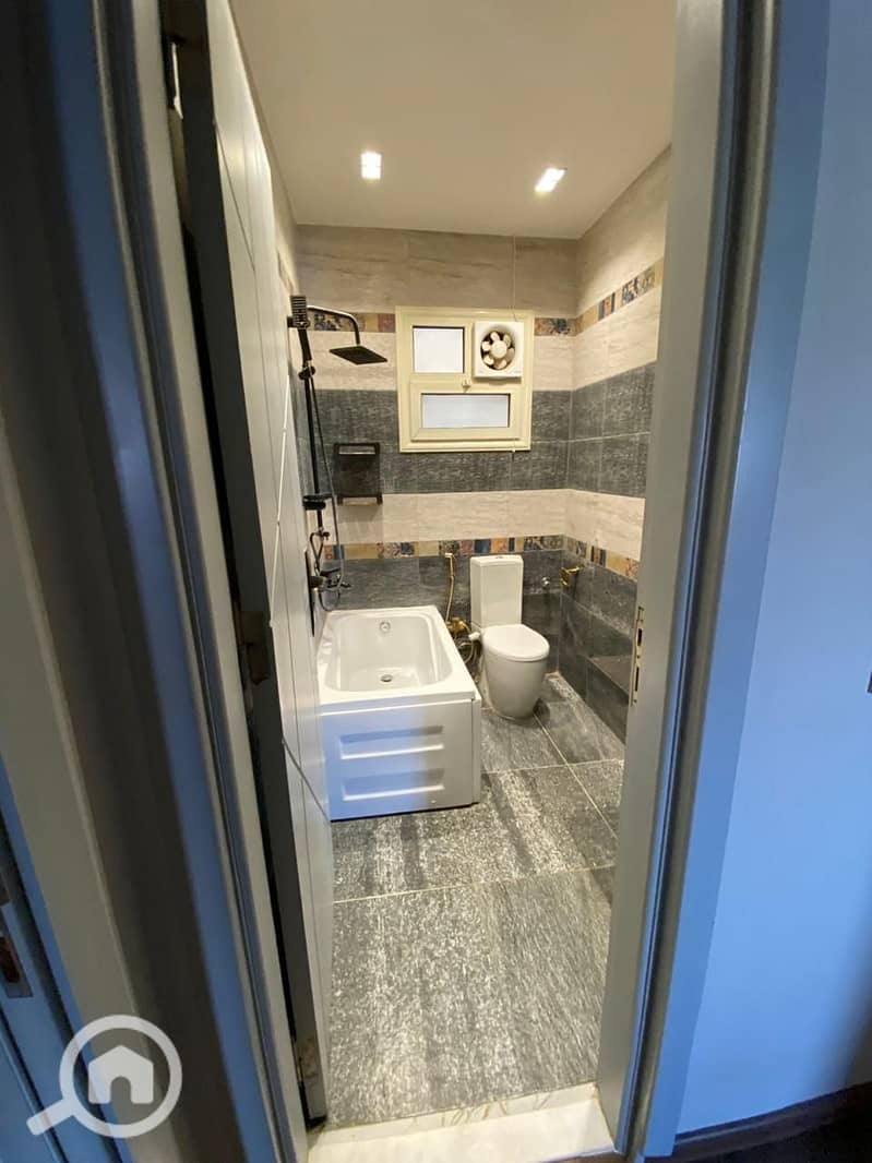 7 828d2d5e-0509-41b8-823a-6e883de0c63a. jpg