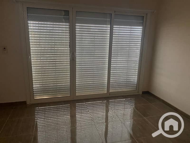 2 8c873730-eb2d-4529-8cf3-e0a1d0a22971. jpg