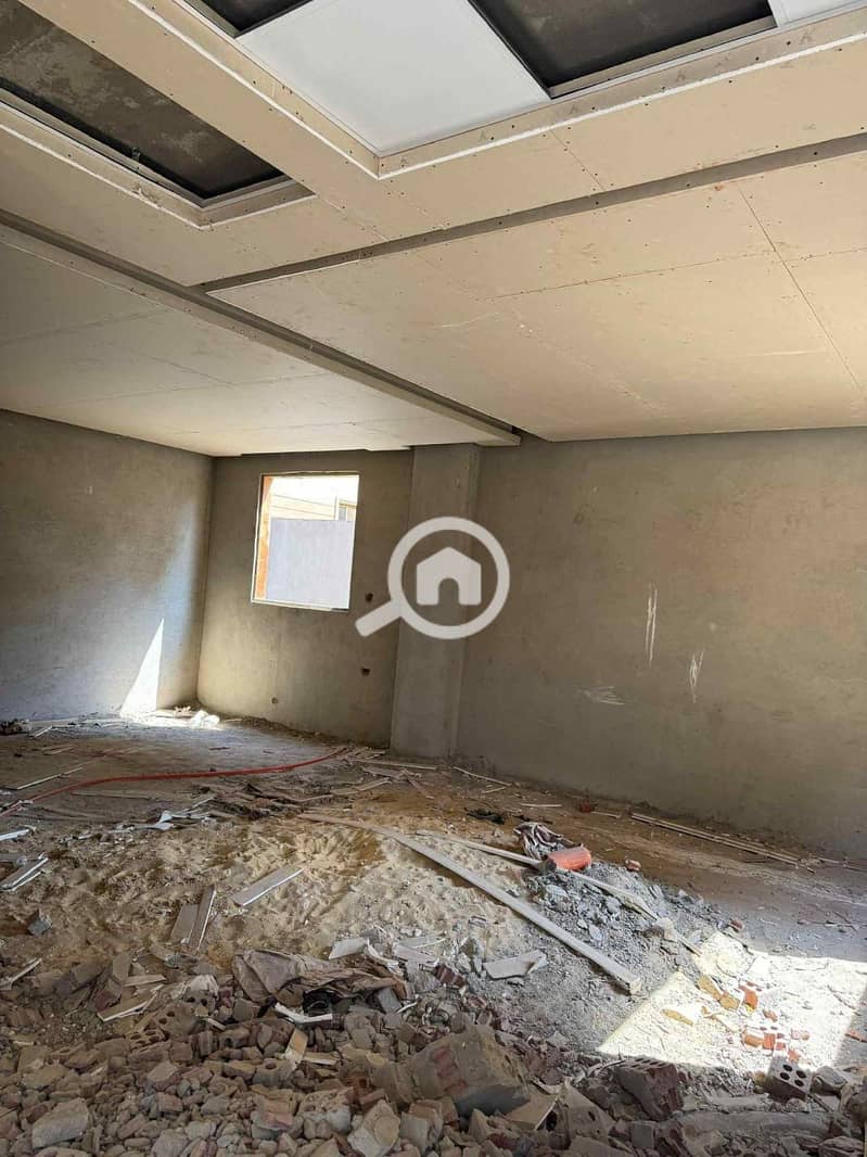 8 db5bd726-5756-40ca-ada0-7b17a52e8026. jpeg