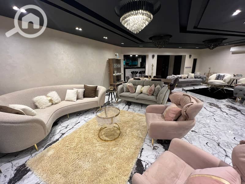 5 571600028_806829075473824_1786377852176622501_n. jpg