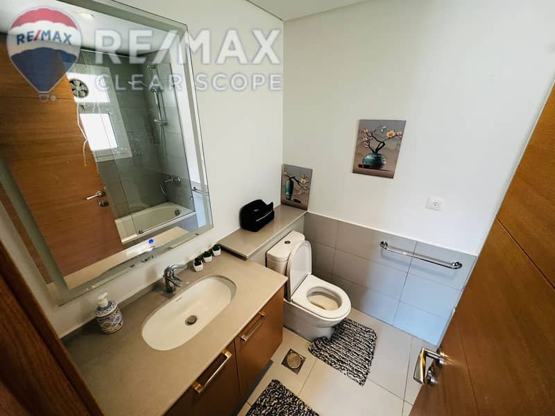 3 2ee48b5a-2564-4f1a-af6e-e290d5be8e7b. jpg