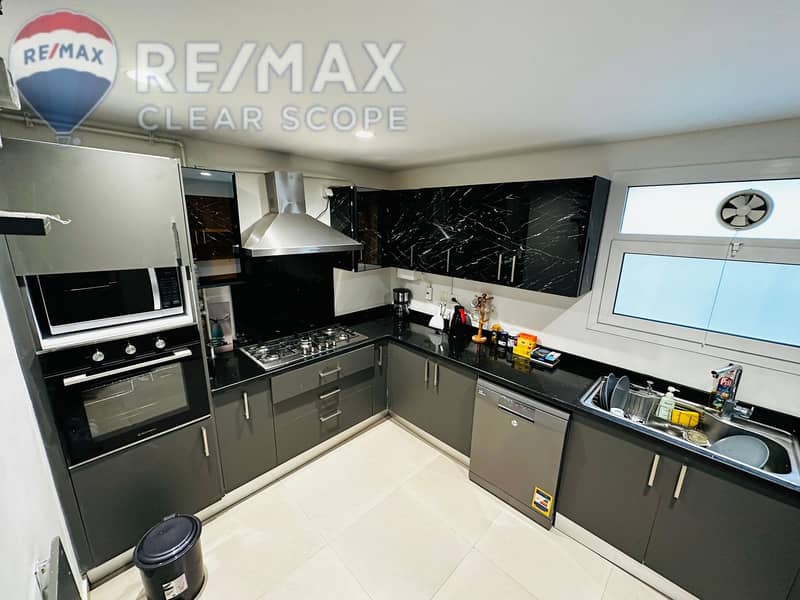 4 3acb435d-dcac-467f-8855-e4574df7aae8. jpg