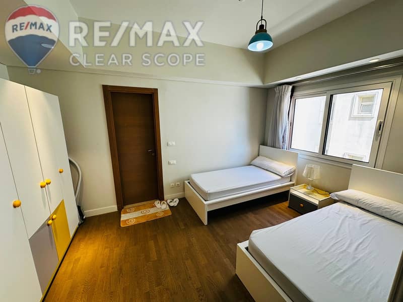 8 1021cccf-51a7-47a0-9016-3e61c3a4baa3. jpg