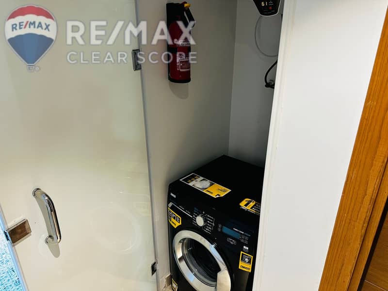 10 39628d7c-120a-4104-b8bb-5ee77d8a9368. jpg