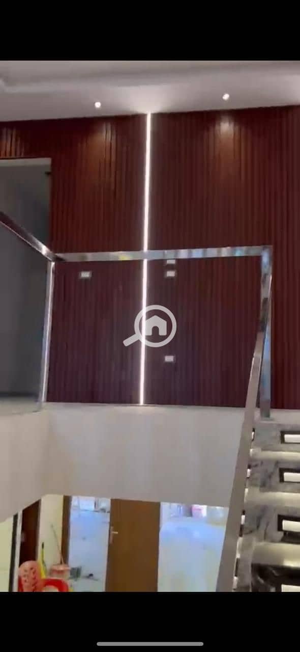 8 93f5436b-d689-4956-bdf8-d637f34a4ab0. jpg