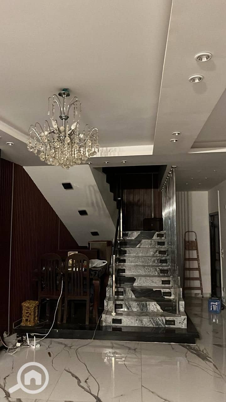 10 9514a58c-d842-4a7c-9787-da9fbc953194. jpg