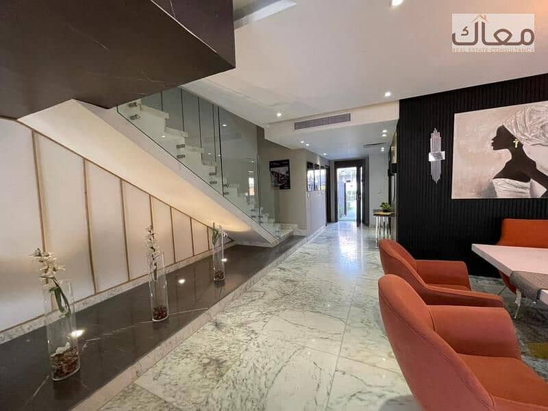 16 030dd254-5828-4268-858c-67c3a42c4c01. jpeg