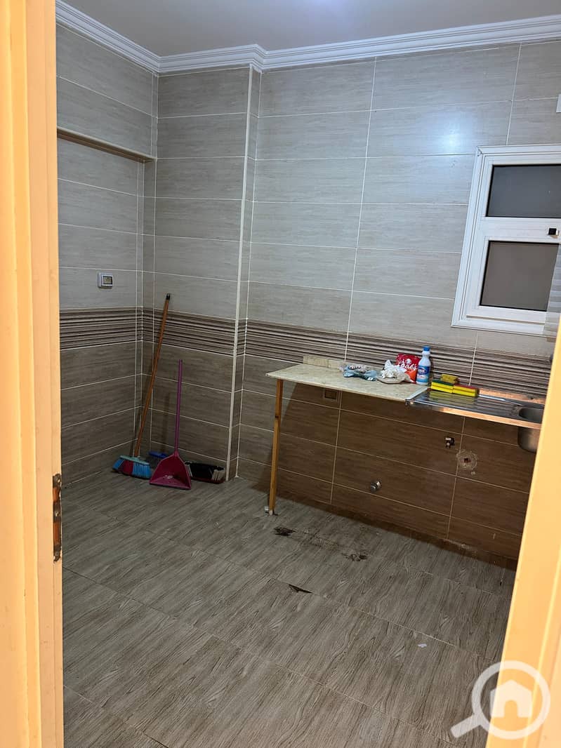 6 245a15d9-d932-49d4-be5c-2efe857cc2af. jpeg