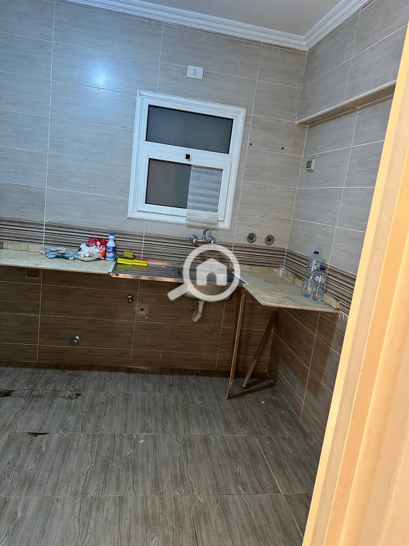 7 9eedb954-cdf1-425f-ae9e-0871aa6a157a. jpeg