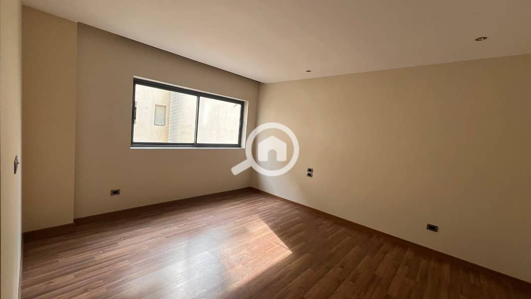 4 03419d19-7af0-4e20-a0eb-b3a16a986e91. jpg