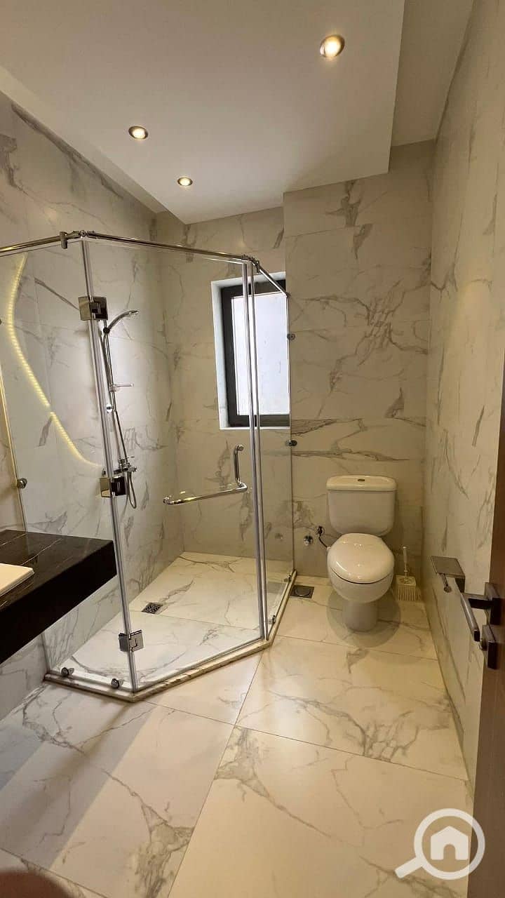 8 daa530f8-bfd9-4197-97ff-7547af8fc083. jpg